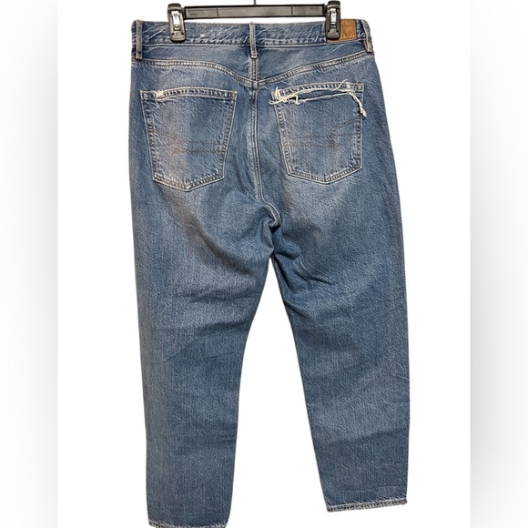 American Eagle Distressed Blue Jeans, Loosefit, EUC, size 8 short - Picture 4 of 5